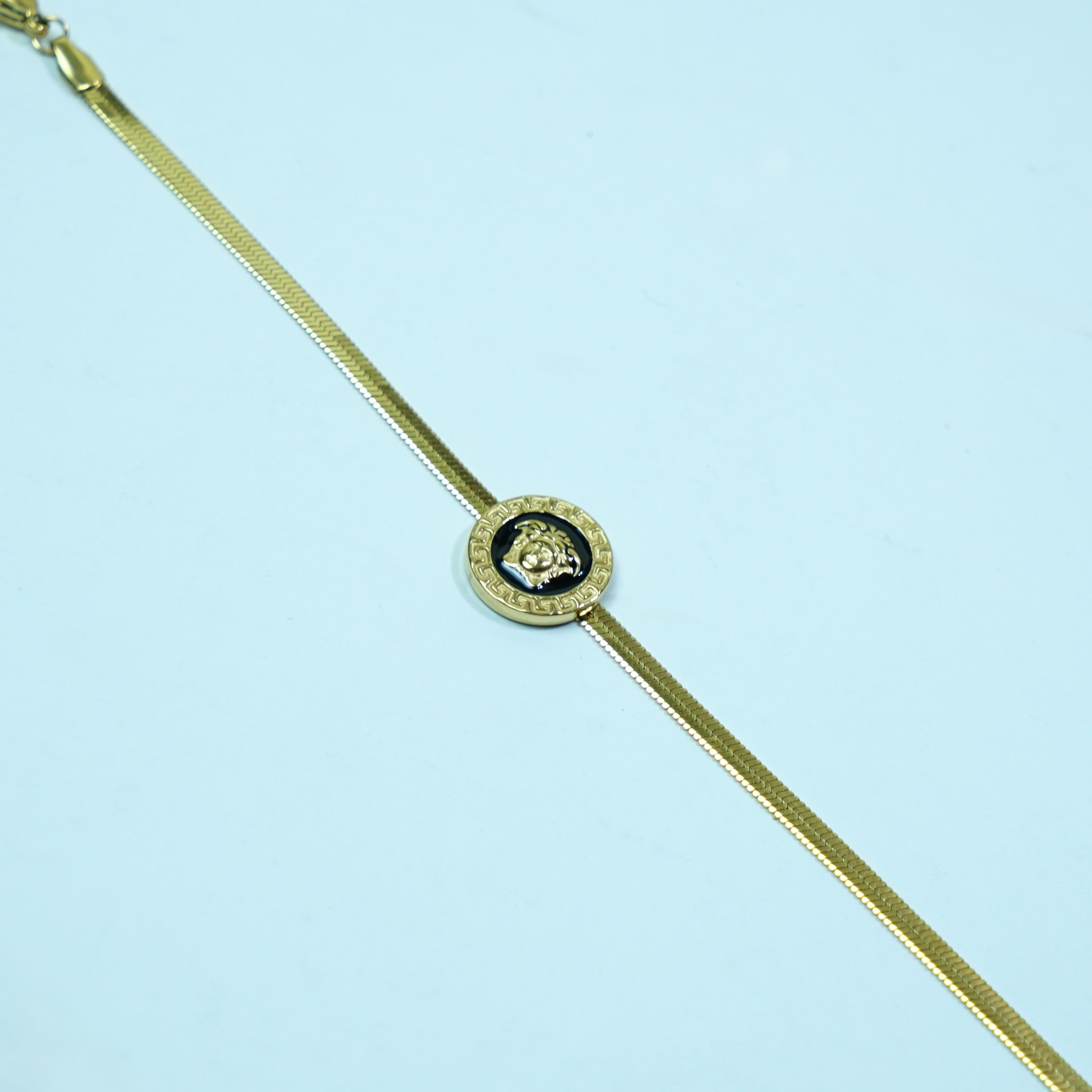 The Medusa Heritage Herringbone Bracelet - Sohu Lifestyle