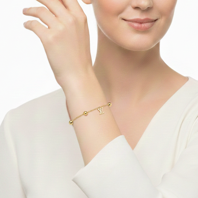 The LV Monogram Charms Bracelet - Sohu Lifestyle