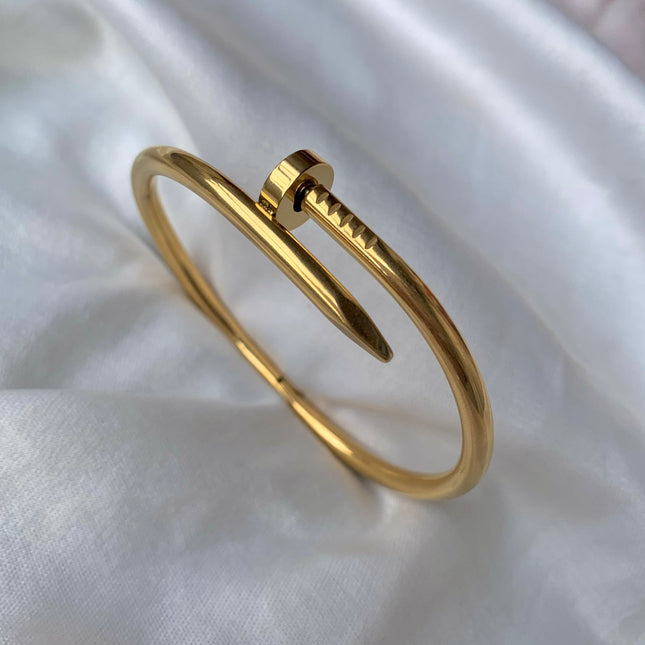 Stainless steel S'nailed golden bracelet - Sohu Lifestyle