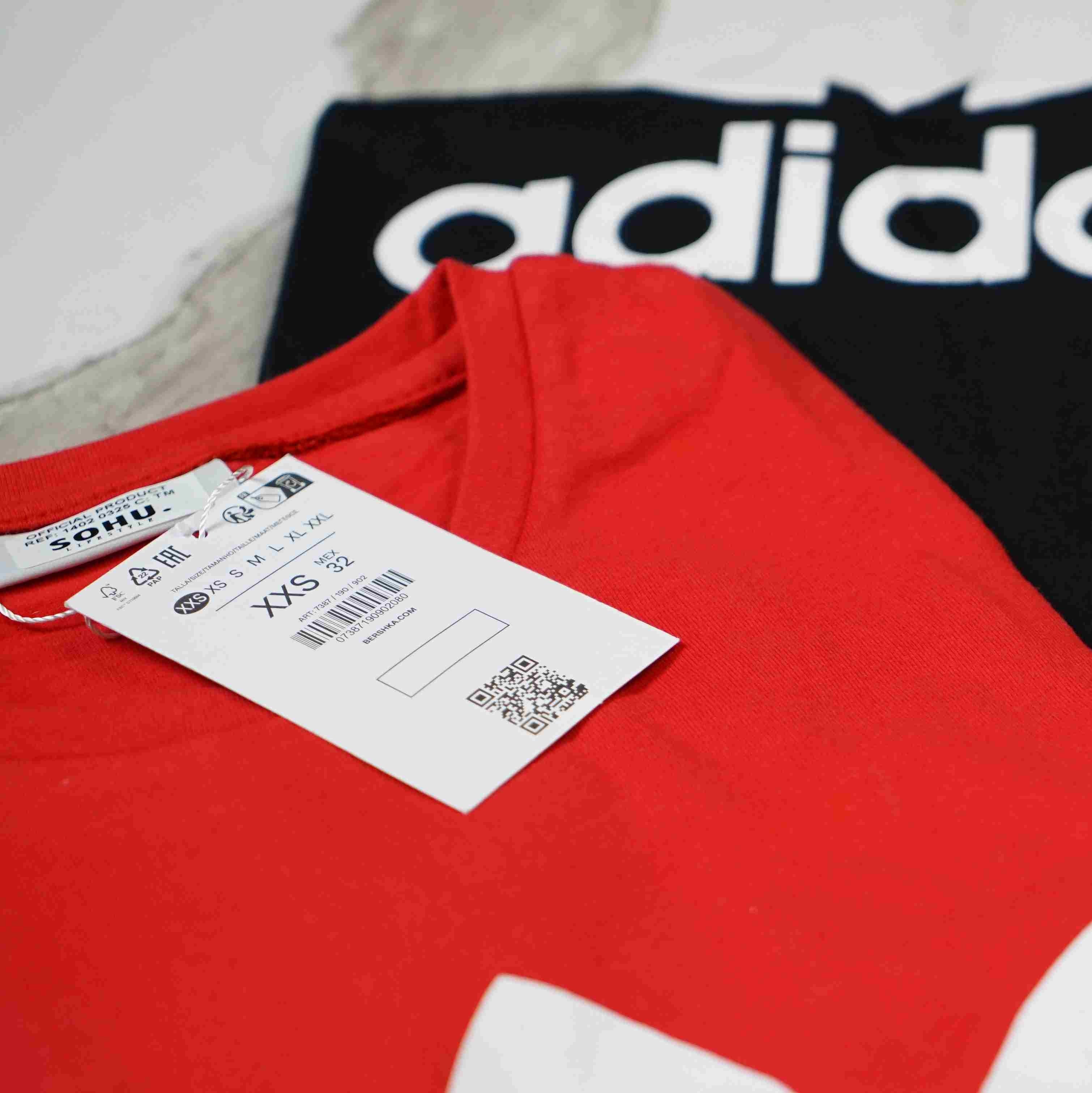 Black Trefoil T-Shirt - Sohu Lifestyle
