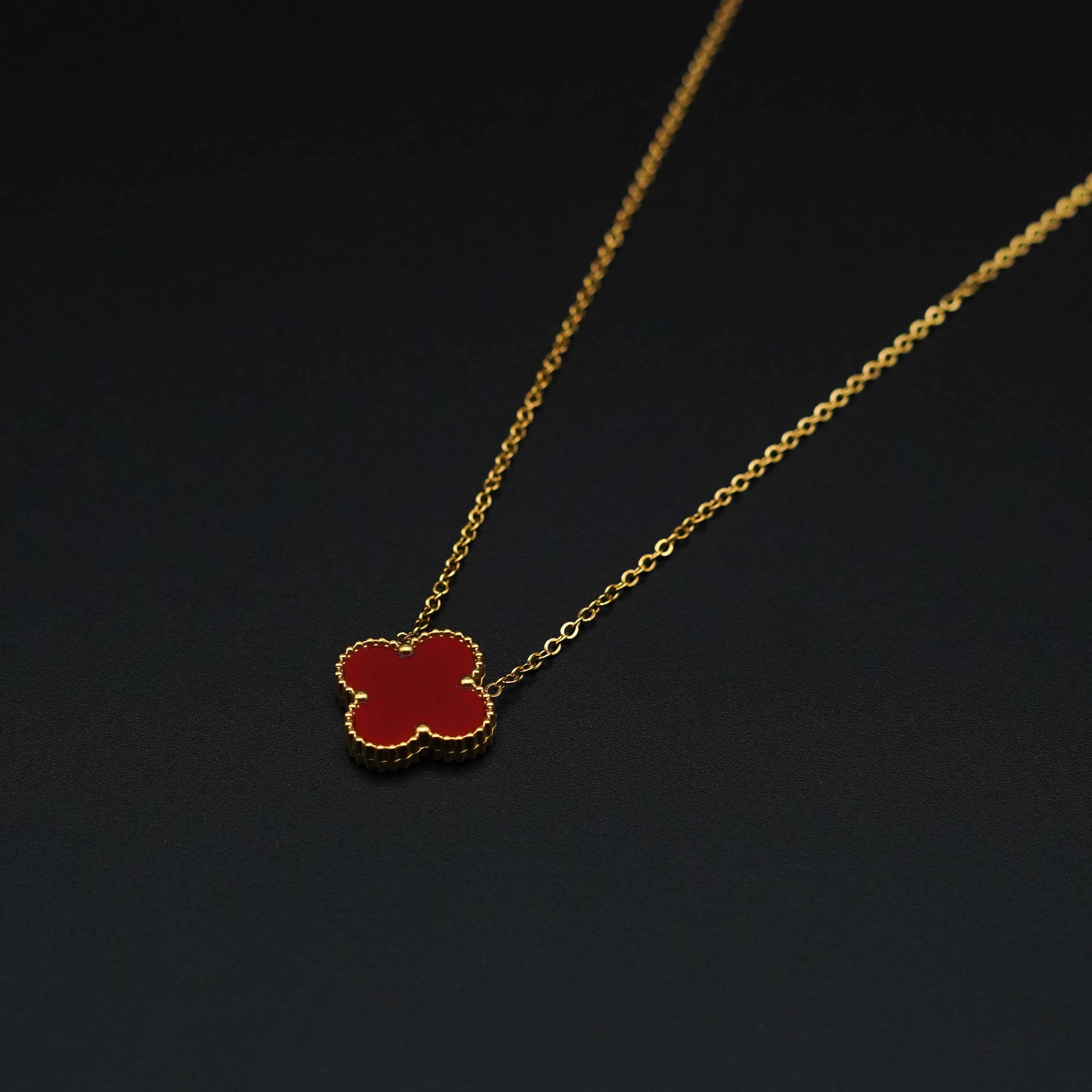 Elegant Red Clover Pendant Necklace - Sohu Lifestyle