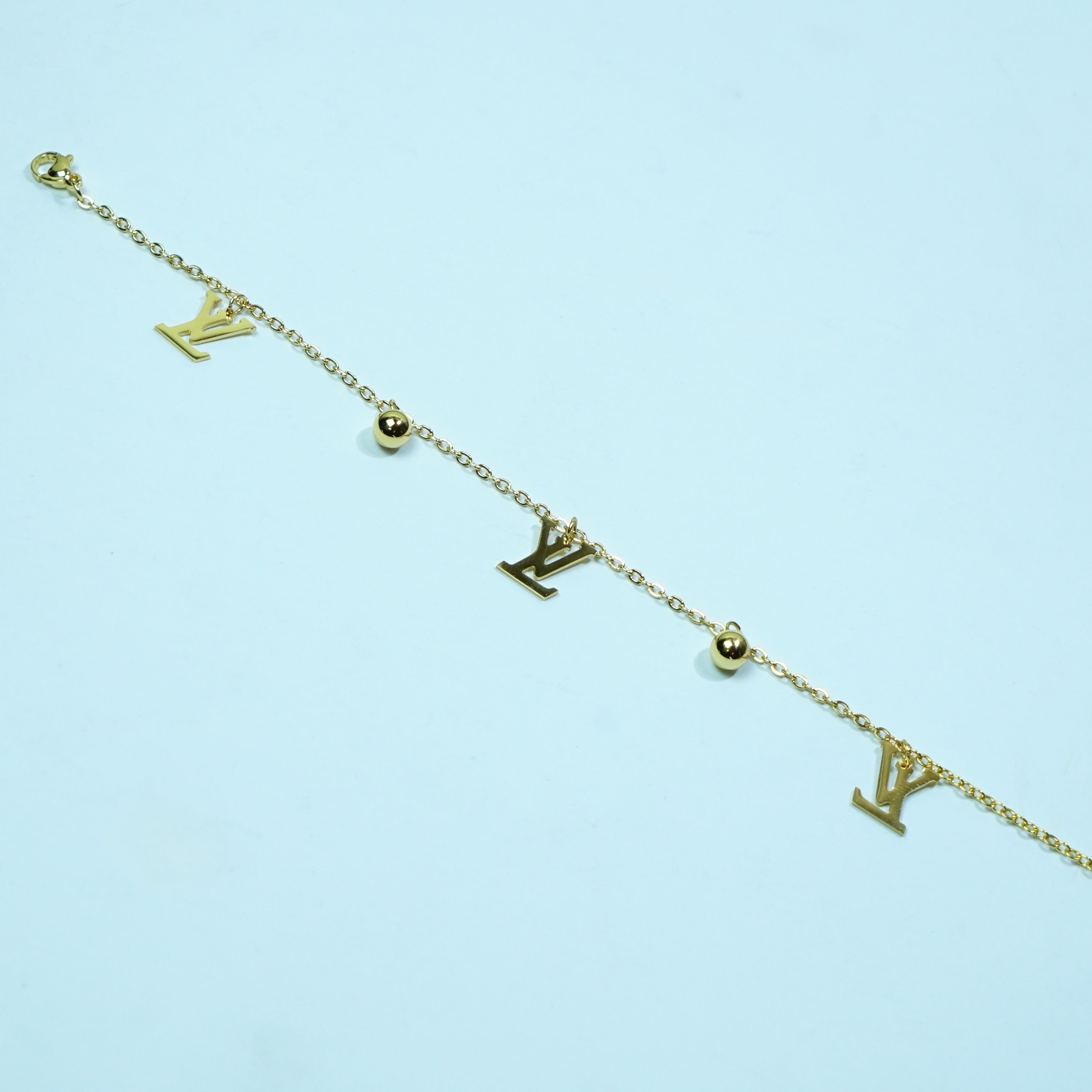 The LV Monogram Charms Bracelet - Sohu Lifestyle