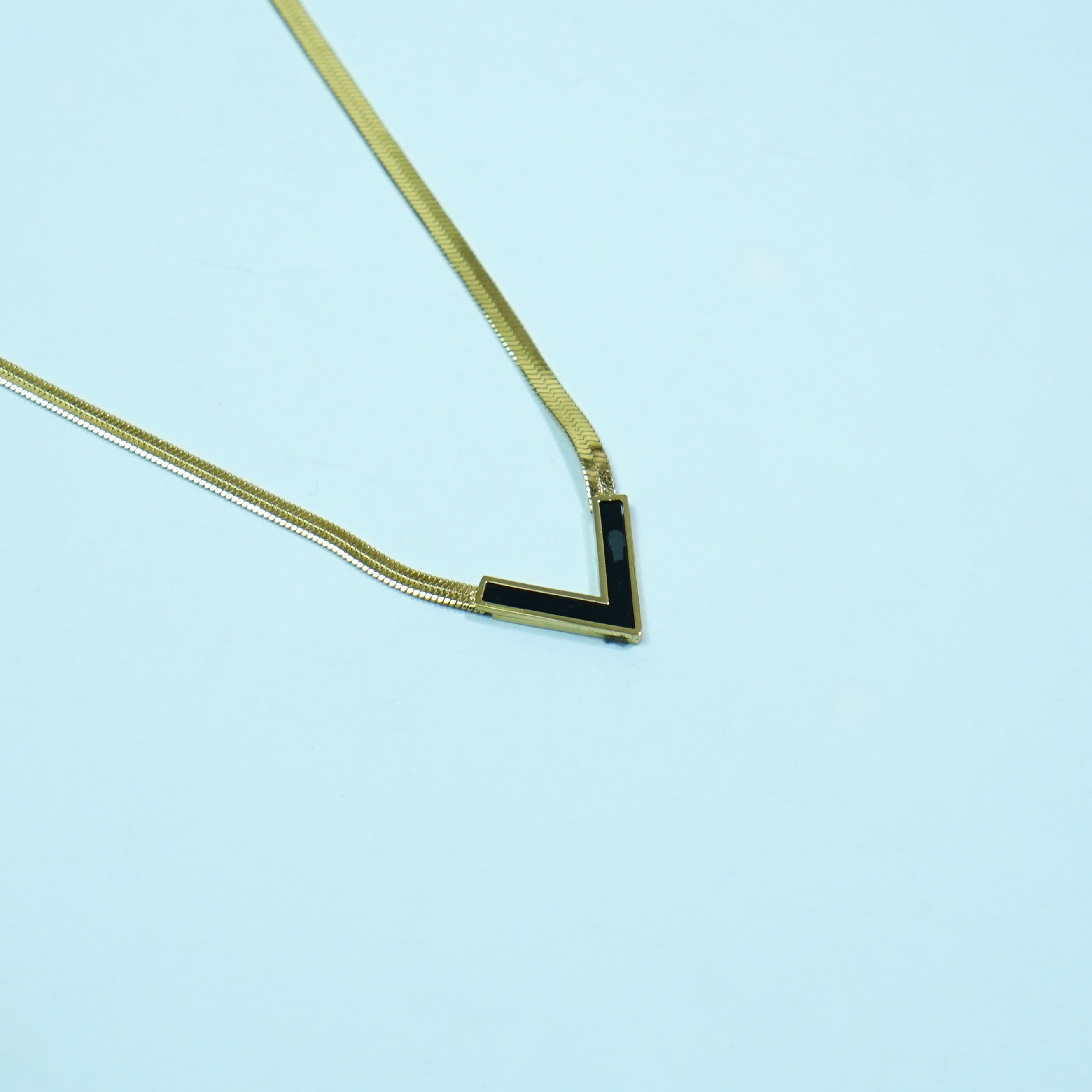 The Onyx Chevron Herringbone Necklace - Sohu Lifestyle