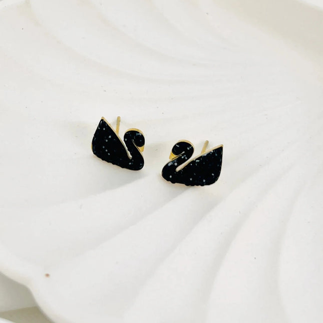 Black Swan studs - Sohu Lifestyle